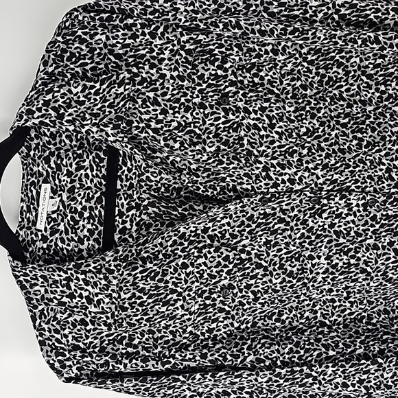 Notations Gray & Black Leopard Print Button Front Blouse wFront Pockets & Slits - Picture 5 of 16